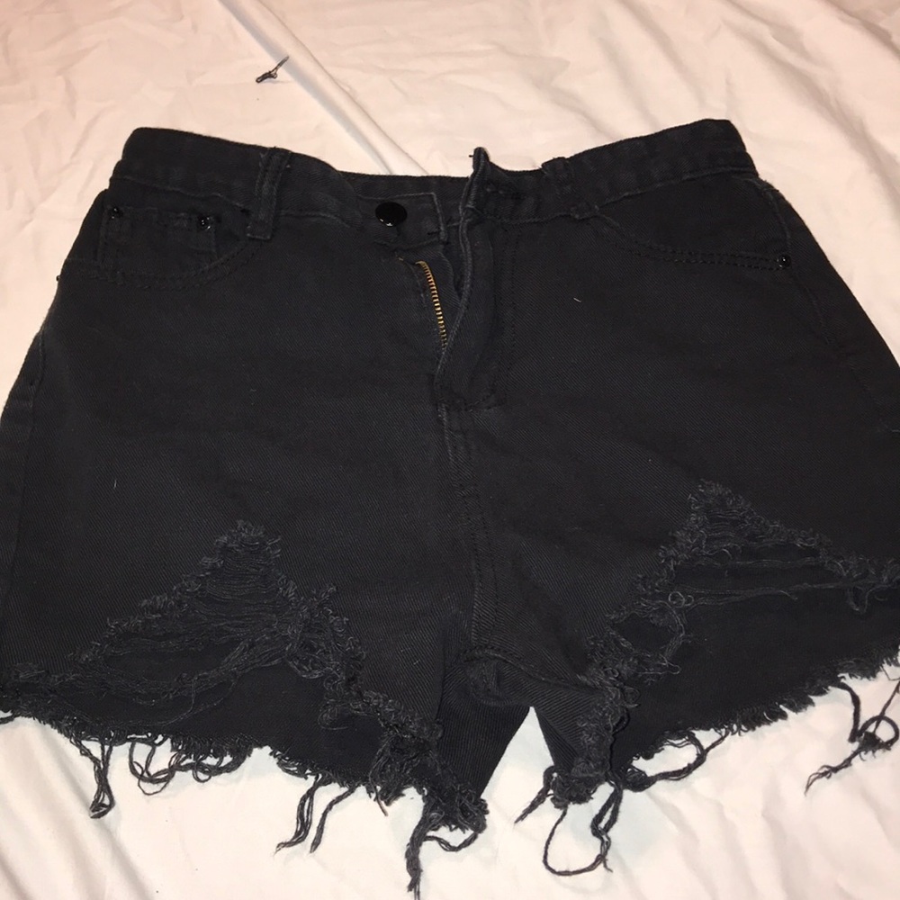 ripped black jeans short